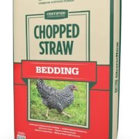 Standlee Hay Company Wheat or Barley Chopped Straw for Animal Bedding